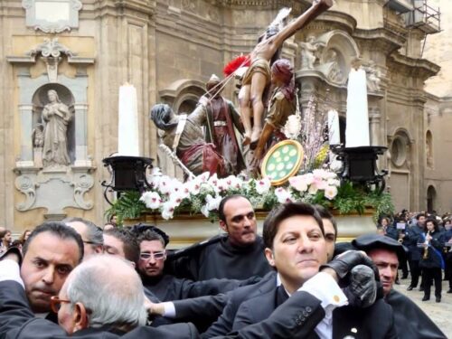 Processione dei Misteri: La via Fardella si, ma senza la sosta a Piazza Vittorio! (video)