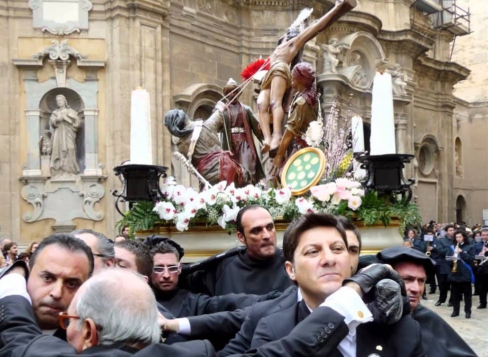 Processione dei Misteri: La via Fardella si, ma senza la sosta a Piazza Vittorio! (video)