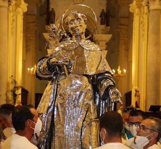 Dalla Devozione all’Intrattenimento: Esplorando l’Evolution delle Processioni Religiose